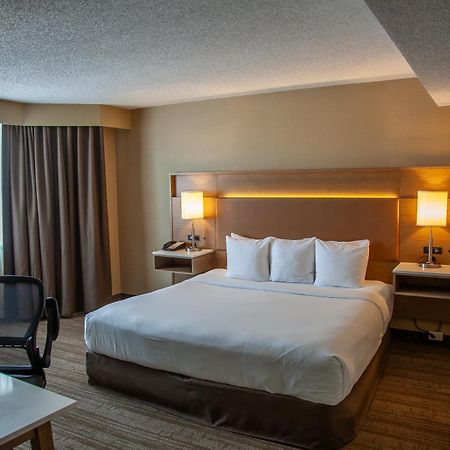 Edmonton Hotel & Convention Center 에드먼턴 외부 사진