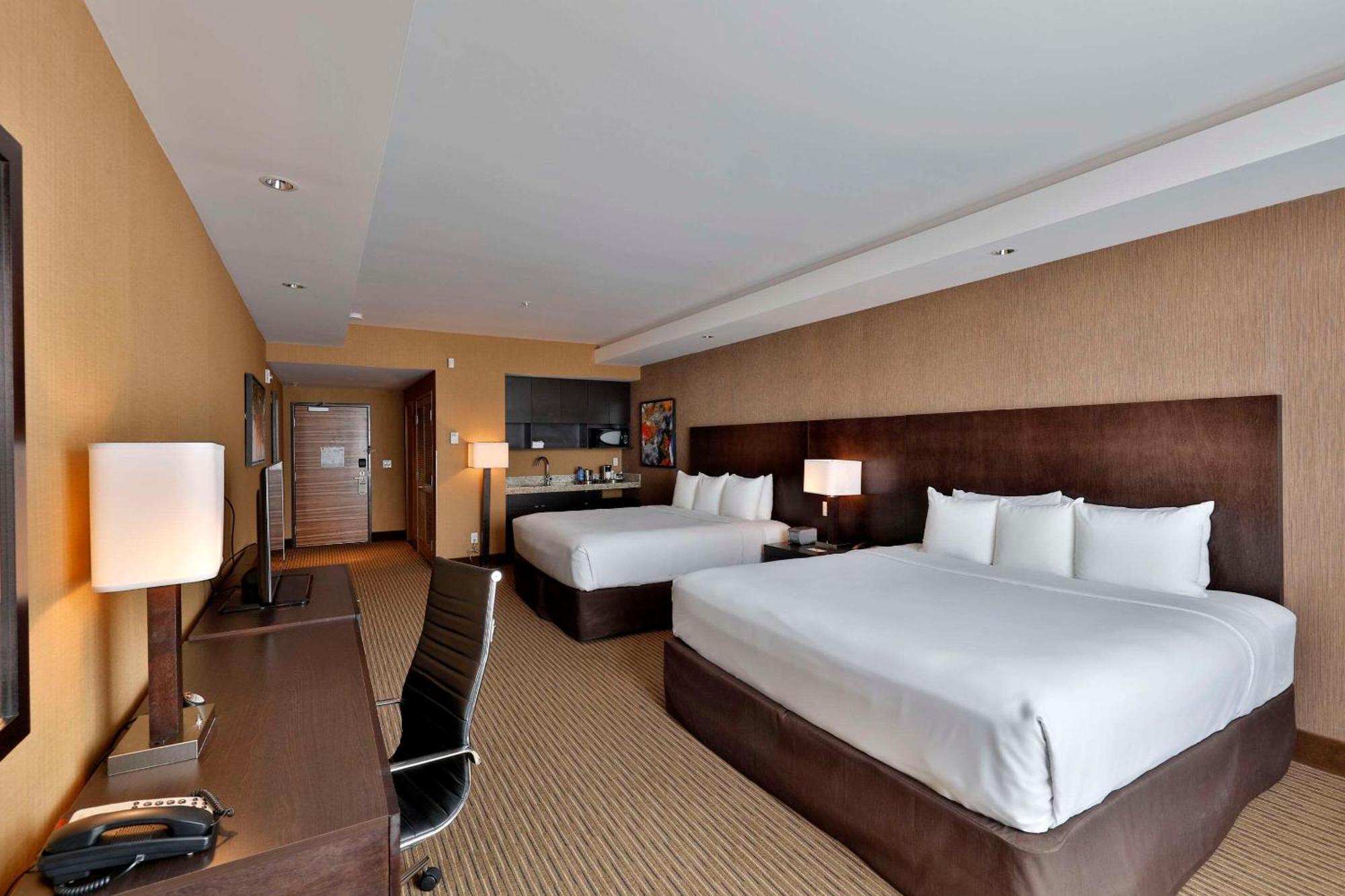 Edmonton Hotel & Convention Center 에드먼턴 외부 사진