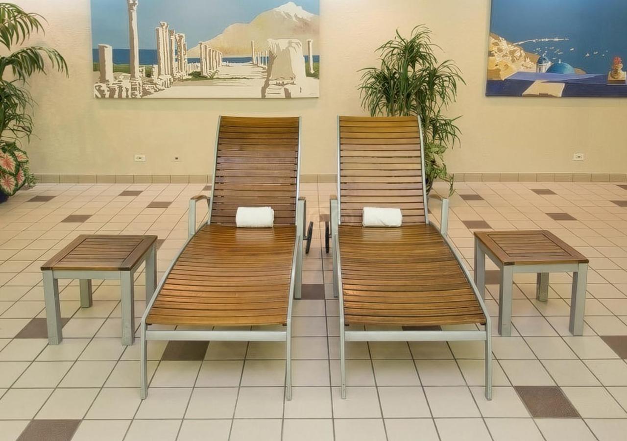 Edmonton Hotel & Convention Center 에드먼턴 외부 사진