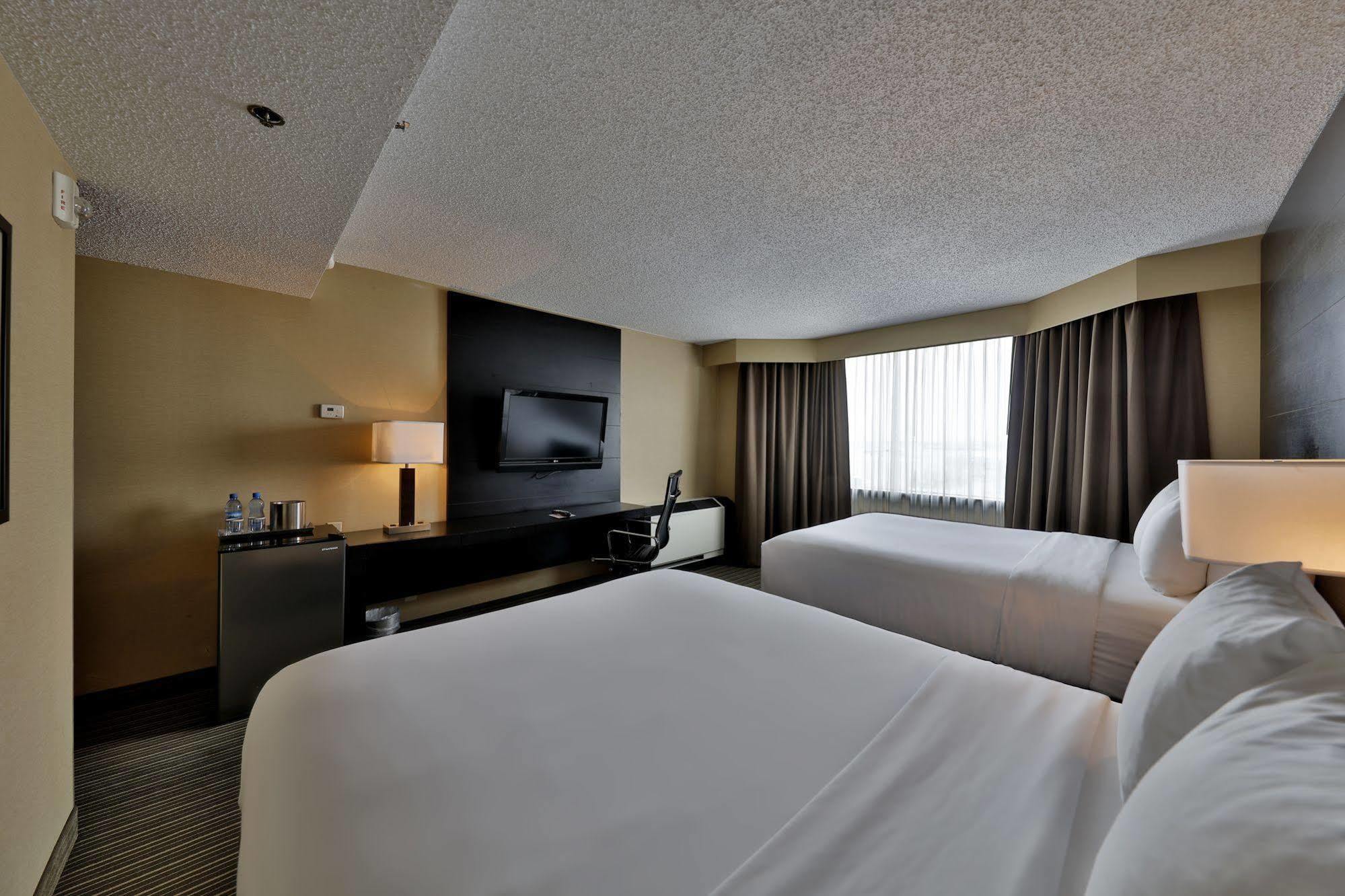 Edmonton Hotel & Convention Center 에드먼턴 외부 사진
