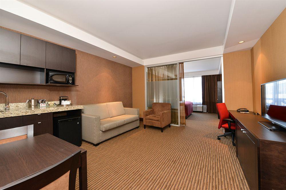 Edmonton Hotel & Convention Center 에드먼턴 외부 사진