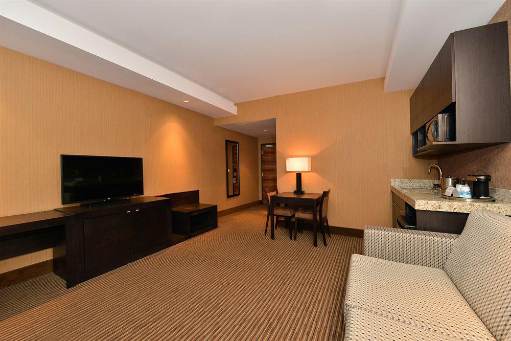 Edmonton Hotel & Convention Center 에드먼턴 외부 사진